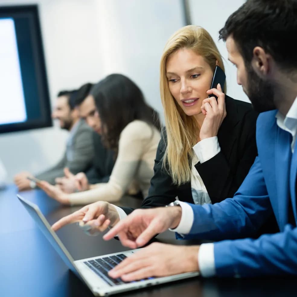 Consulting team collaborating on digital solutions